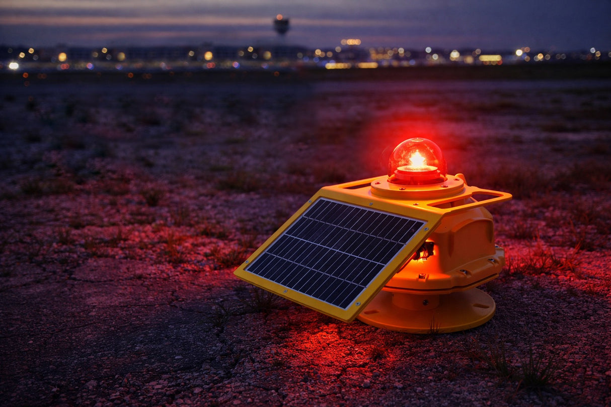 SP-103S Low Intensity Solar Obstruction Light