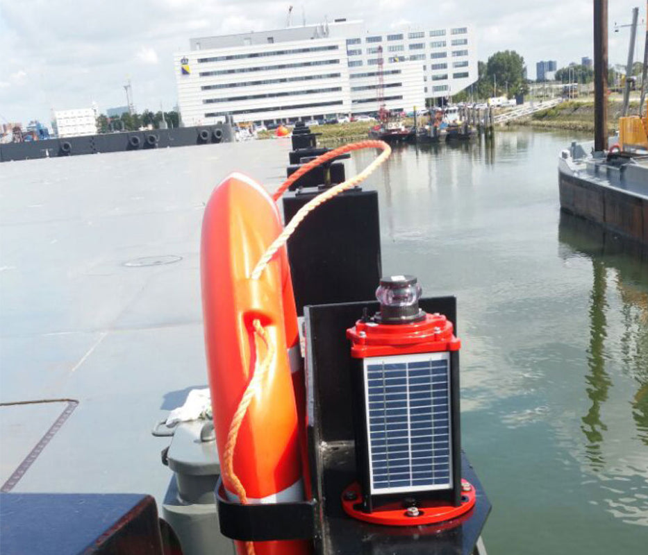 SL-BLS-3 3NM Bargesafe Solar Barge Light